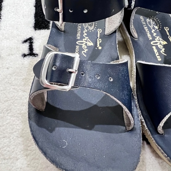 Hoy Shoe Salt Water Sun-San Surfer sandals in navy leather - Picture 3 of 8